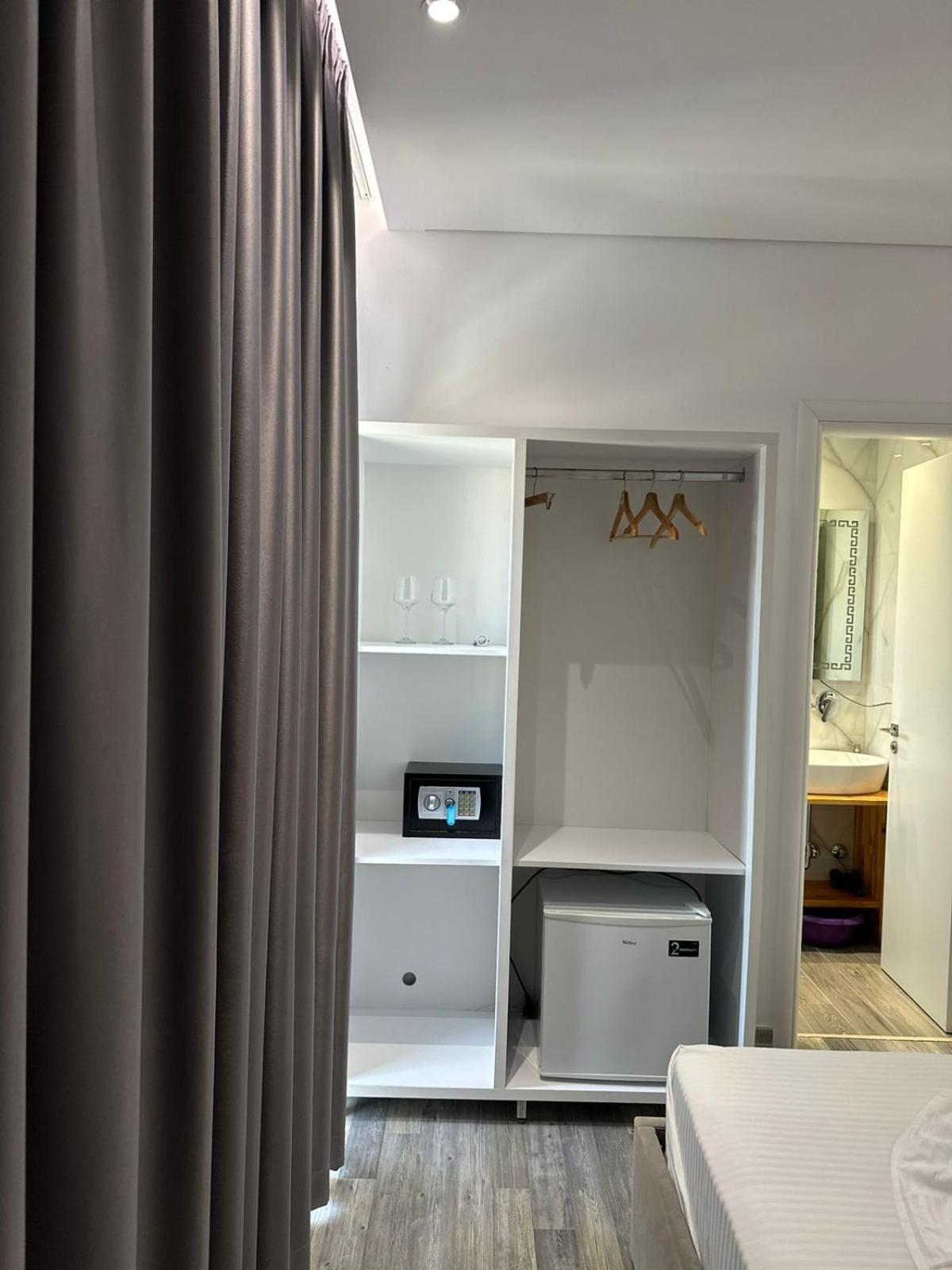 Luxury Villa Alisja Sarande With Private Beach Bagian luar foto