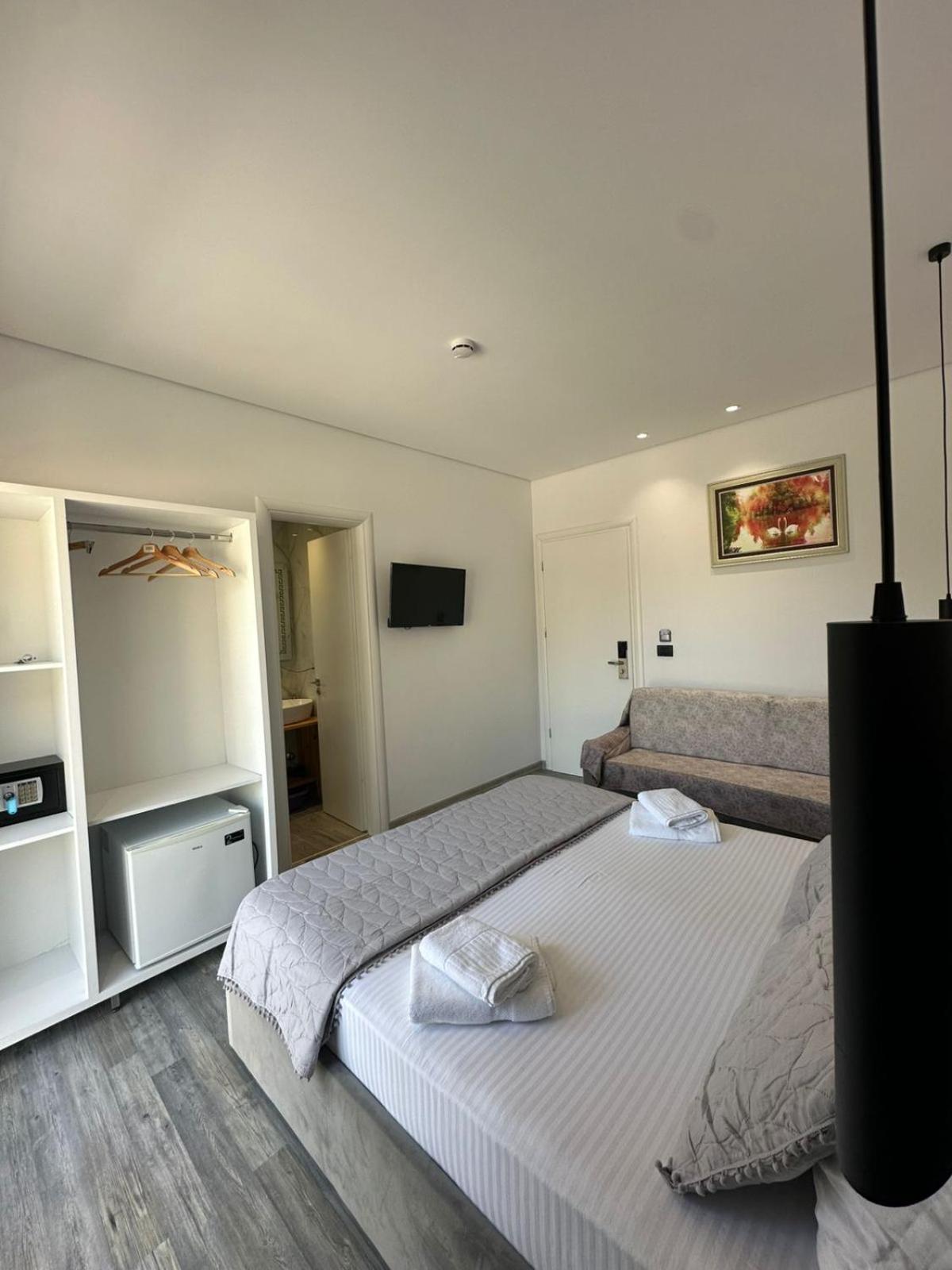 Luxury Villa Alisja Sarande With Private Beach Bagian luar foto