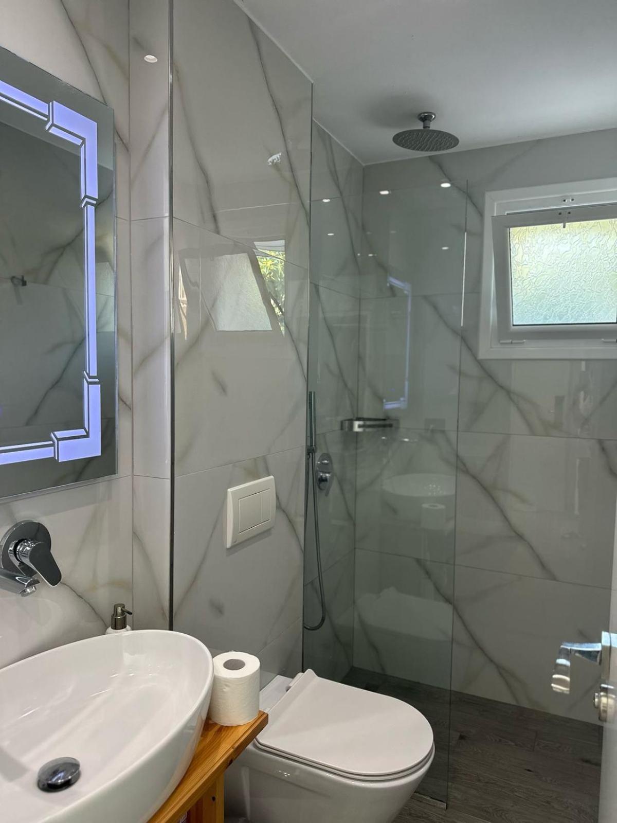 Luxury Villa Alisja Sarande With Private Beach Bagian luar foto