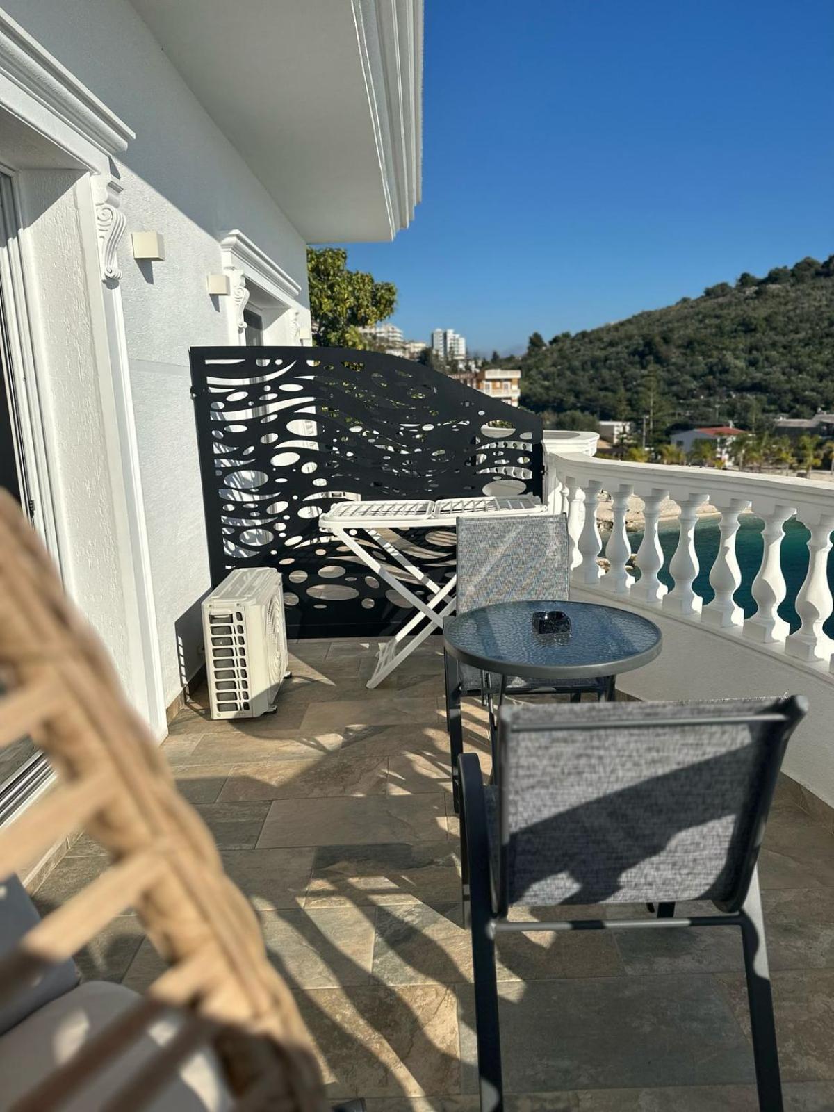 Luxury Villa Alisja Sarande With Private Beach Bagian luar foto